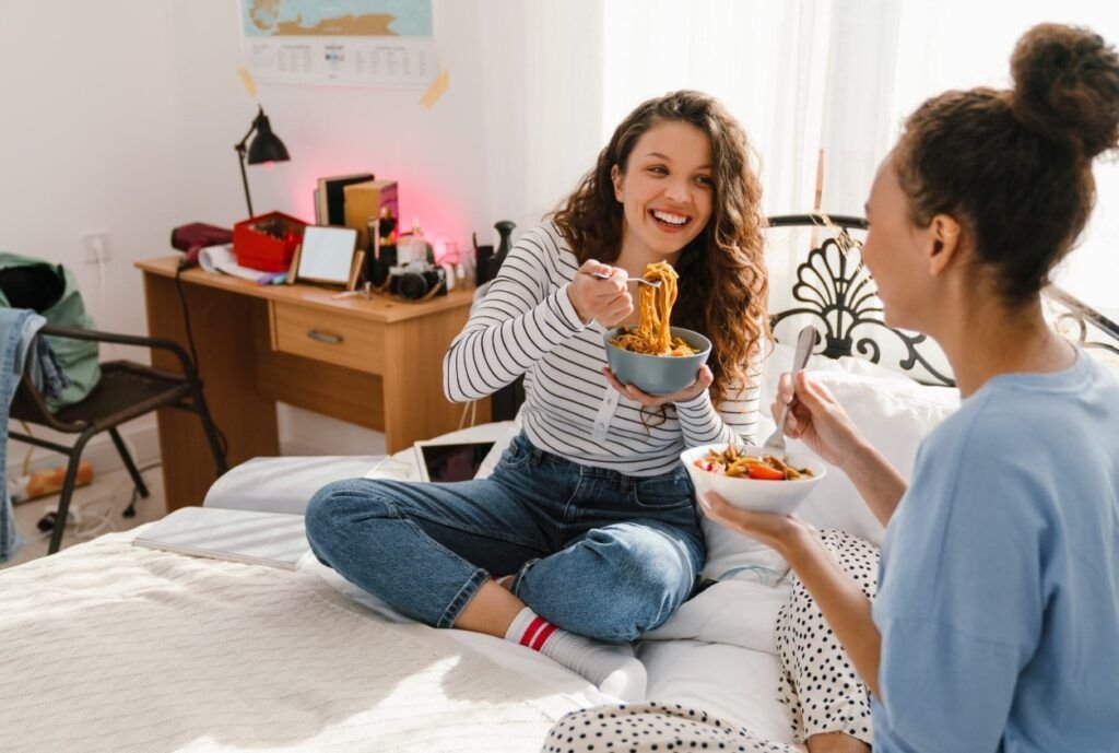 10 Smart Shared Flat Living Cleaning Hacks That Actually Work