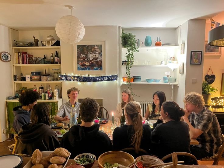8 Smart Ways to Build Friendships in Shared Flat Living