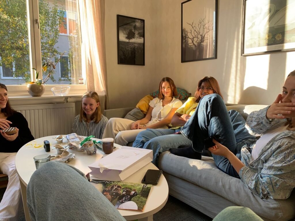 14 Ultimate Conflict Solutions for Shared Flat Living